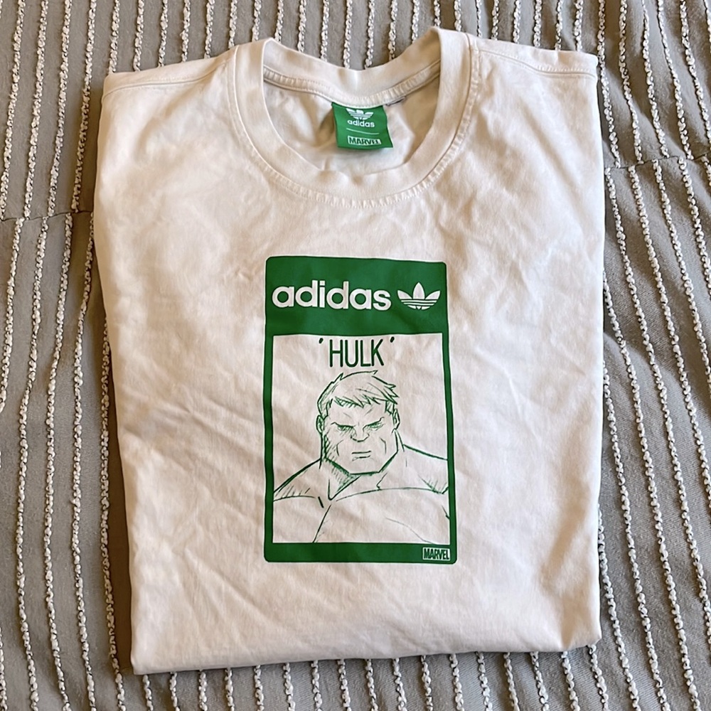 Adidas Marvel Hulk shirt sleeve shirt Large